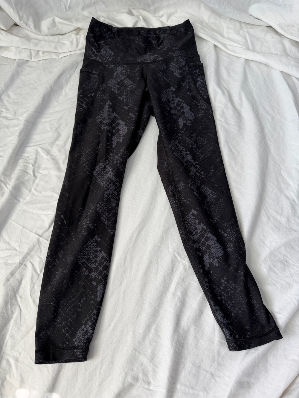 Women’s Black Patterned 7/8 Active Leggings